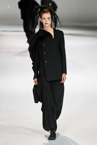 Look 26